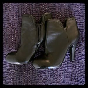 Gianni Bini Leather Bootie Heels